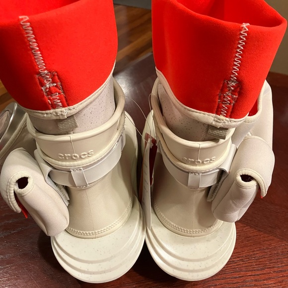 Limited edition Pringles Crocs boots - Picture 2 of 11